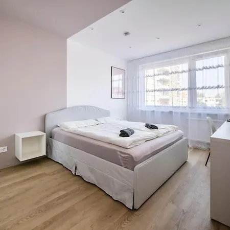 Apartment Goldenhugo *