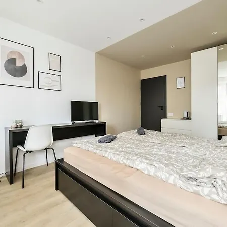 Goldenhugo Apartment