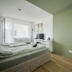 Goldenhugo
