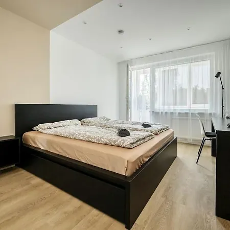 Apartment Goldenhugo *